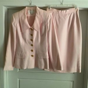 Barrie Pace size 6 light pink ladies suit